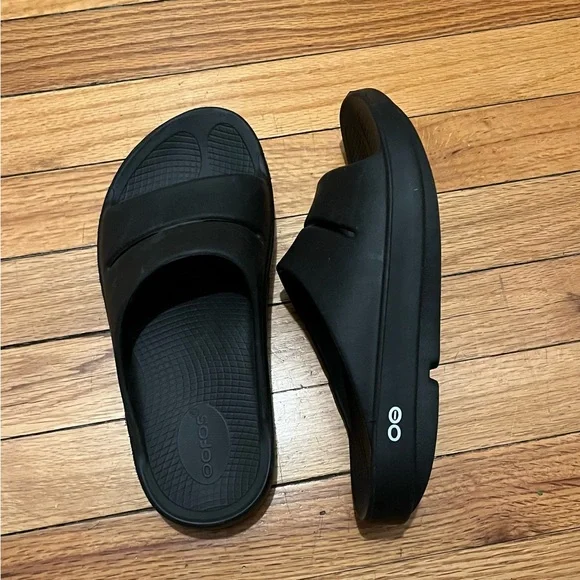 OOFOS OOahh Unisex Recovery Sandals - Picture 7 of 10